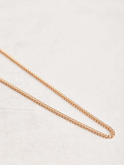 14k Gold Curb Chain, available in different materials and lengths.